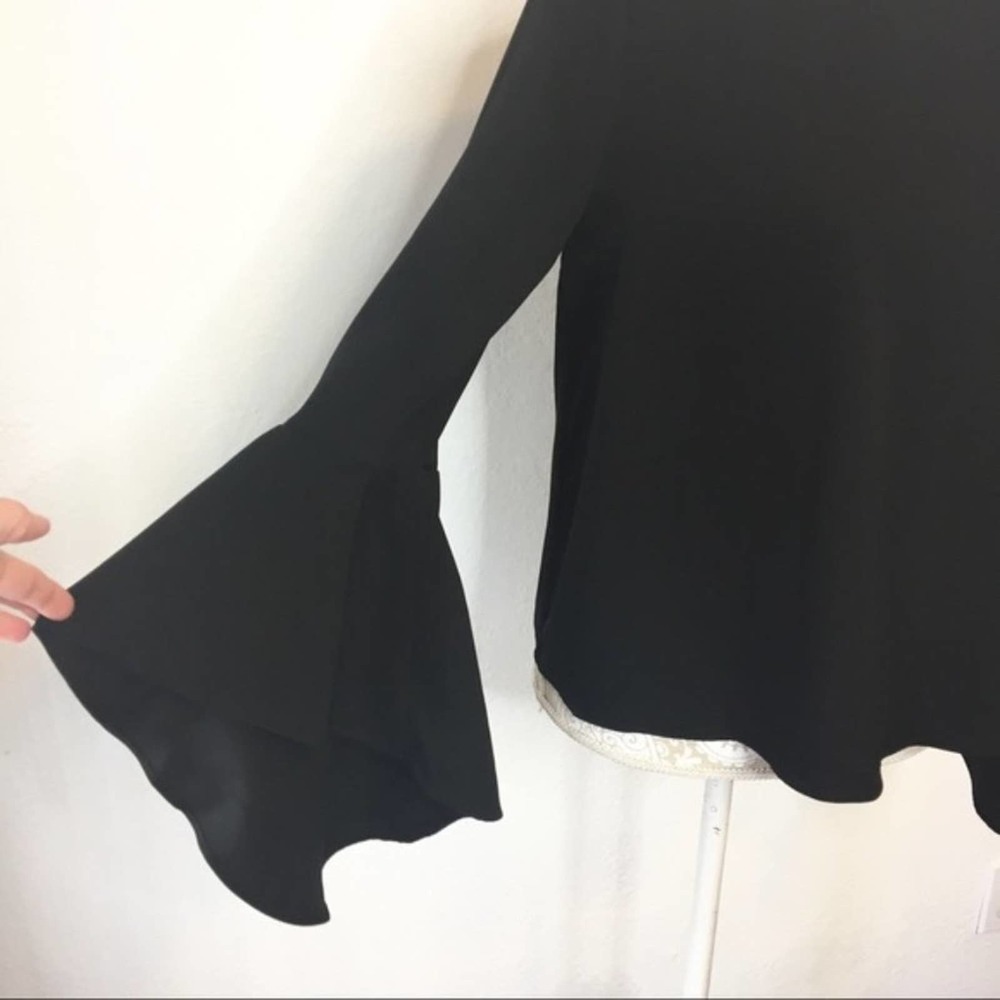 Carmen Marc Valvo Bell Sleeve Blouse 6 Black 1152 - Picture 2 of 5
